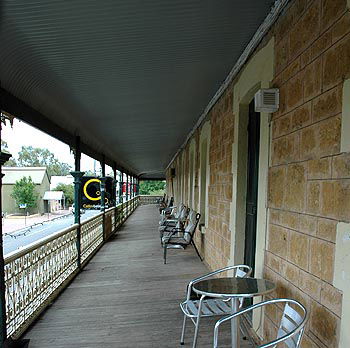 Hotel Mannum - Great Ocean Road Tourism 0