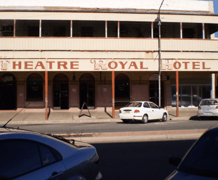 Theatre Royal Hotel - Great Ocean Road Tourism