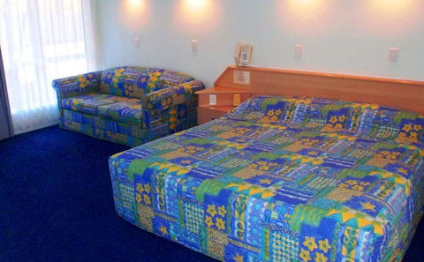 Runaway Bay Motor Inn - Great Ocean Road Tourism 2