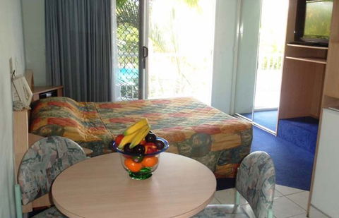 Runaway Bay Motor Inn - Great Ocean Road Tourism 3