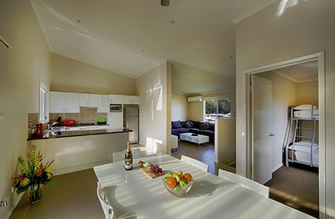 Middle Rock Holiday Resort - Great Ocean Road Tourism 0
