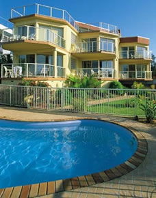 A Baywatch Apartments - Great Ocean Road Tourism 0