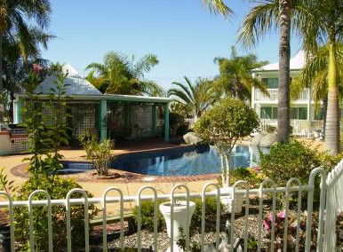 Reef Adventureland Motor Inn - Great Ocean Road Tourism 0