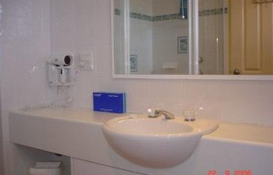 Best Western Macquarie Barracks Motor Inn - Great Ocean Road Tourism 1