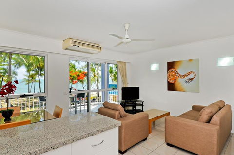 Agincourt Beachfront Apartments - Great Ocean Road Tourism 6