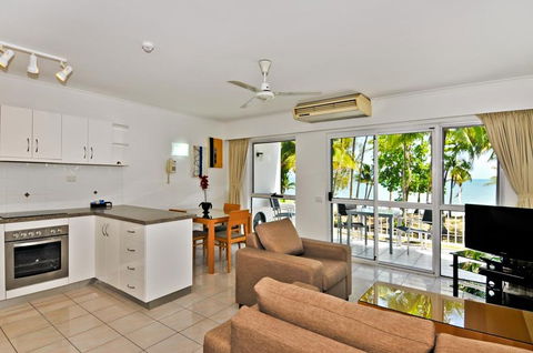 Agincourt Beachfront Apartments - Great Ocean Road Tourism 7