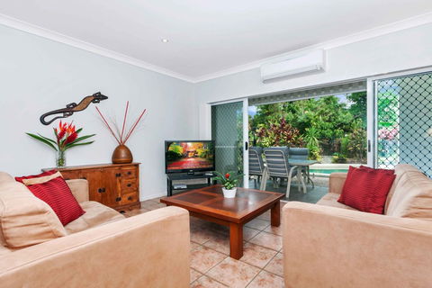 The Villas Palm Cove - Great Ocean Road Tourism 1