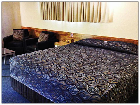 Emerald Meteor Motel - Great Ocean Road Tourism 2