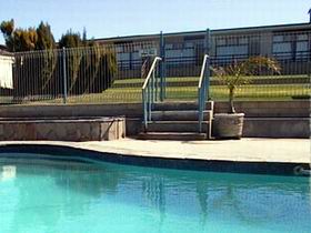 Oyster Court Motel And Holiday Units - Great Ocean Road Tourism 0