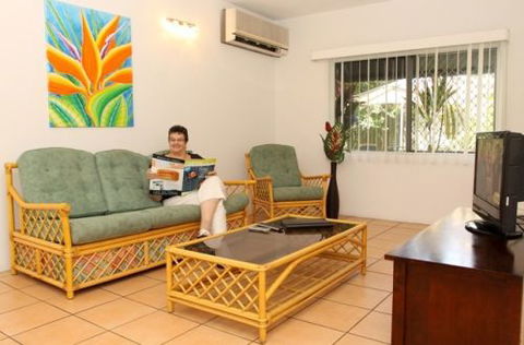 Cairns Reef Apartments And Motels - Great Ocean Road Tourism 3