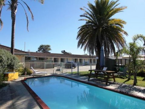 Albatross Motor Inn - Great Ocean Road Tourism 0
