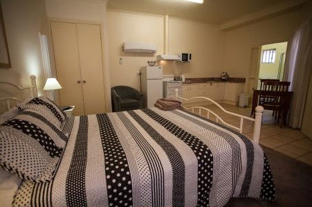 Millies Guesthouse & Serviced Apartments - Great Ocean Road Tourism 5