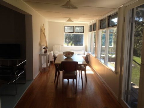 Greens Beach Cottage - Great Ocean Road Tourism 3