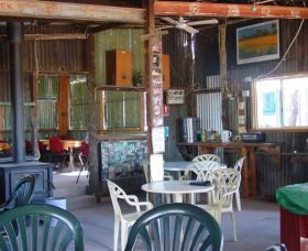 Peters Glengarry Hilton - Great Ocean Road Tourism 0