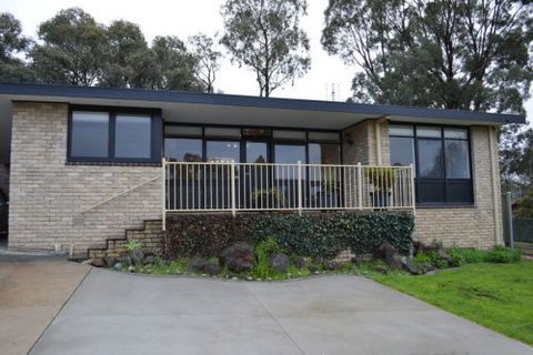 Burns View Bendigo Accommodation - Great Ocean Road Tourism 1