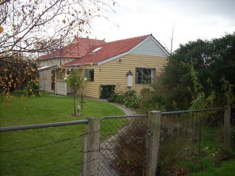 Whitelaw's Rest - Great Ocean Road Tourism 2