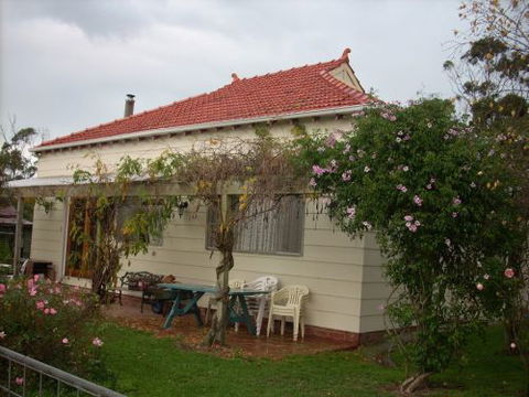 Whitelaw's Rest - Great Ocean Road Tourism 3