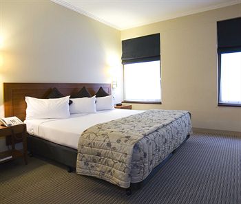 Quality Hotel Batman's Hill On Collins - Great Ocean Road Tourism 1