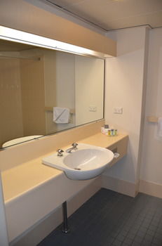 Country Comfort Hunts Liverpool - Great Ocean Road Tourism 8