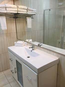 Country Comfort Hunts Liverpool - Great Ocean Road Tourism 25