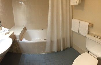 Country Comfort Hunts Liverpool - Great Ocean Road Tourism 51