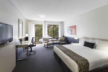 Best Western Plus Apollo International Hotel - Great Ocean Road Tourism 3