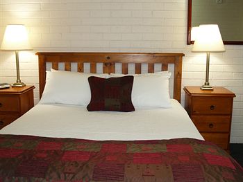Pigeon House Motor Inn - Great Ocean Road Tourism 9