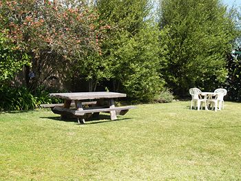 Pigeon House Motor Inn - Great Ocean Road Tourism 19