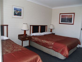 Pigeon House Motor Inn - Great Ocean Road Tourism 1