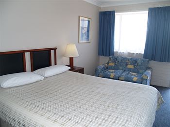 Pigeon House Motor Inn - Great Ocean Road Tourism 2