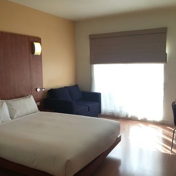 Ramada Encore Dandenong - Great Ocean Road Tourism 15