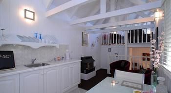 Annie Roe's Luxury Bed & Breakfast - Great Ocean Road Tourism 24