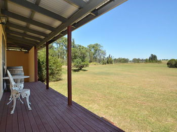 Madigan Wine Country Cottages - Great Ocean Road Tourism 20