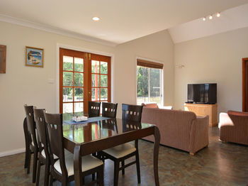 Madigan Wine Country Cottages - Great Ocean Road Tourism 41