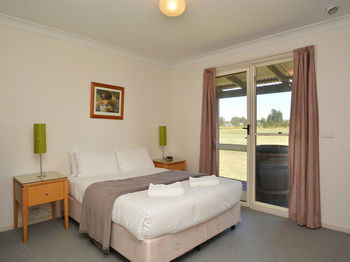 Madigan Wine Country Cottages - Great Ocean Road Tourism 52
