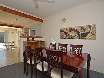 Madigan Wine Country Cottages - Great Ocean Road Tourism 65
