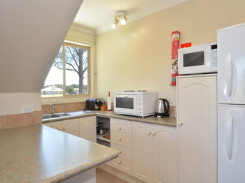 Madigan Wine Country Cottages - Great Ocean Road Tourism 76