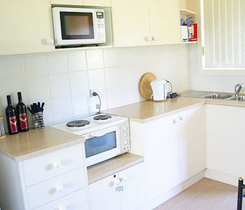 Madigan Wine Country Cottages - Great Ocean Road Tourism 10