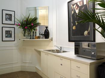 Andre's Mews Luxury Serviced Apartments - Great Ocean Road Tourism 59