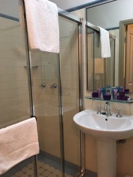 Avonmore On The Park Boutique Hotel - Great Ocean Road Tourism 0
