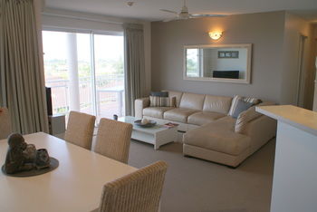 Beachside Resort - Kawana Waters - Great Ocean Road Tourism 8