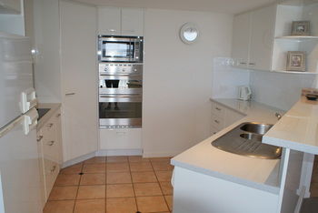 Beachside Resort - Kawana Waters - Great Ocean Road Tourism 11