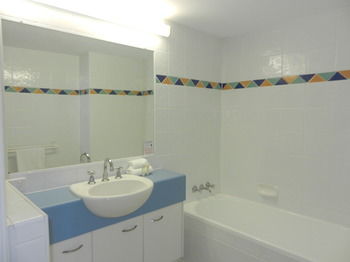 Beachside Resort - Kawana Waters - Great Ocean Road Tourism 38