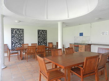 Beachside Resort - Kawana Waters - Great Ocean Road Tourism 43