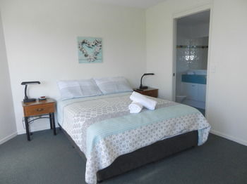 Beachside Resort - Kawana Waters - Great Ocean Road Tourism 46