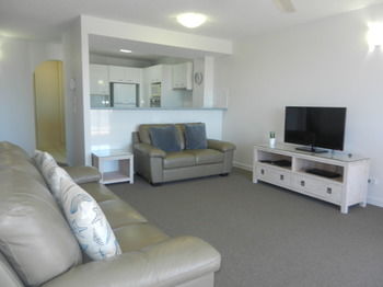 Beachside Resort - Kawana Waters - Great Ocean Road Tourism 49
