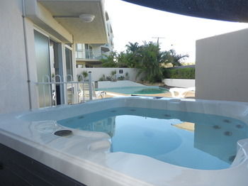 Beachside Resort - Kawana Waters - Great Ocean Road Tourism 53
