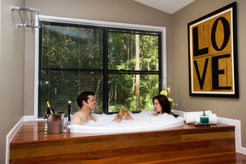 Amore On Buderim Luxury Rainforest Cabins - Great Ocean Road Tourism 19
