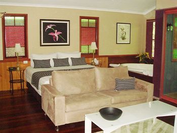 Amore On Buderim Luxury Rainforest Cabins - Great Ocean Road Tourism 4