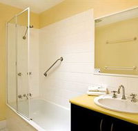 Beach Breakers Resort - Great Ocean Road Tourism